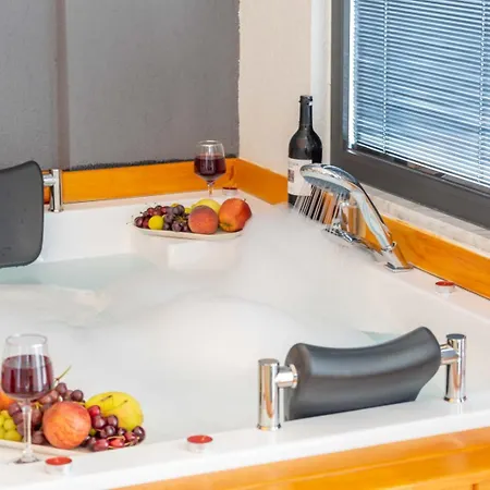 Dk Hotel 4*
